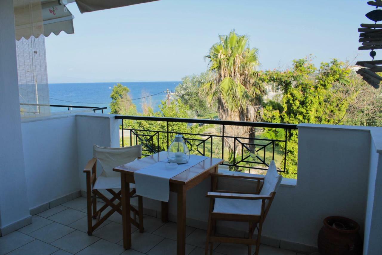 Fokais Beach Apartment Nea Fokea Exterior foto